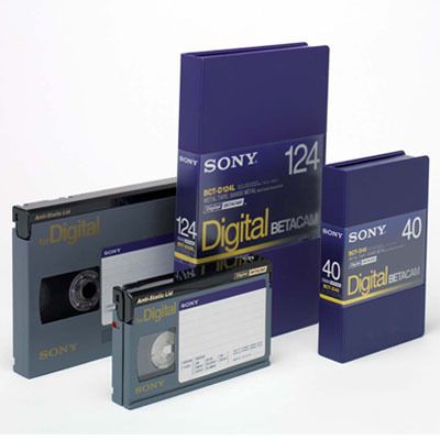 Videoüberspielung von VHS, VHS-C, S-VHS, Video 8, Hi 8, Digital 8, Mini DV, DV, DVCAM, Video 2000 auf DVD